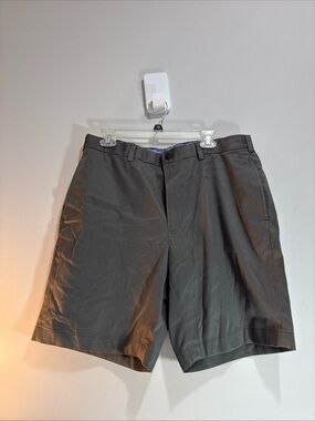 Brooks Brothers Men's Classic Gray Stretch Shorts. 1114